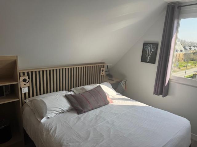 The Originals Boutique, Hotel Les Quatre Salines, Le Mont Saint-Michel Sud Roz sur Couesnon Bagian luar foto
